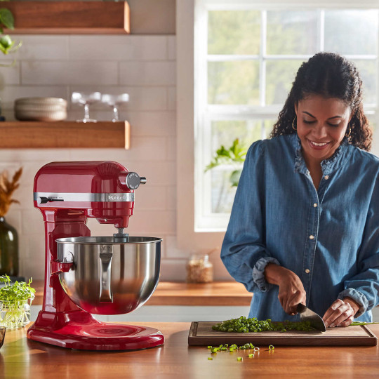 همزن کاسه‌دار کیچن‌اید رنگ قرمزkitchenaid 5ksm6585